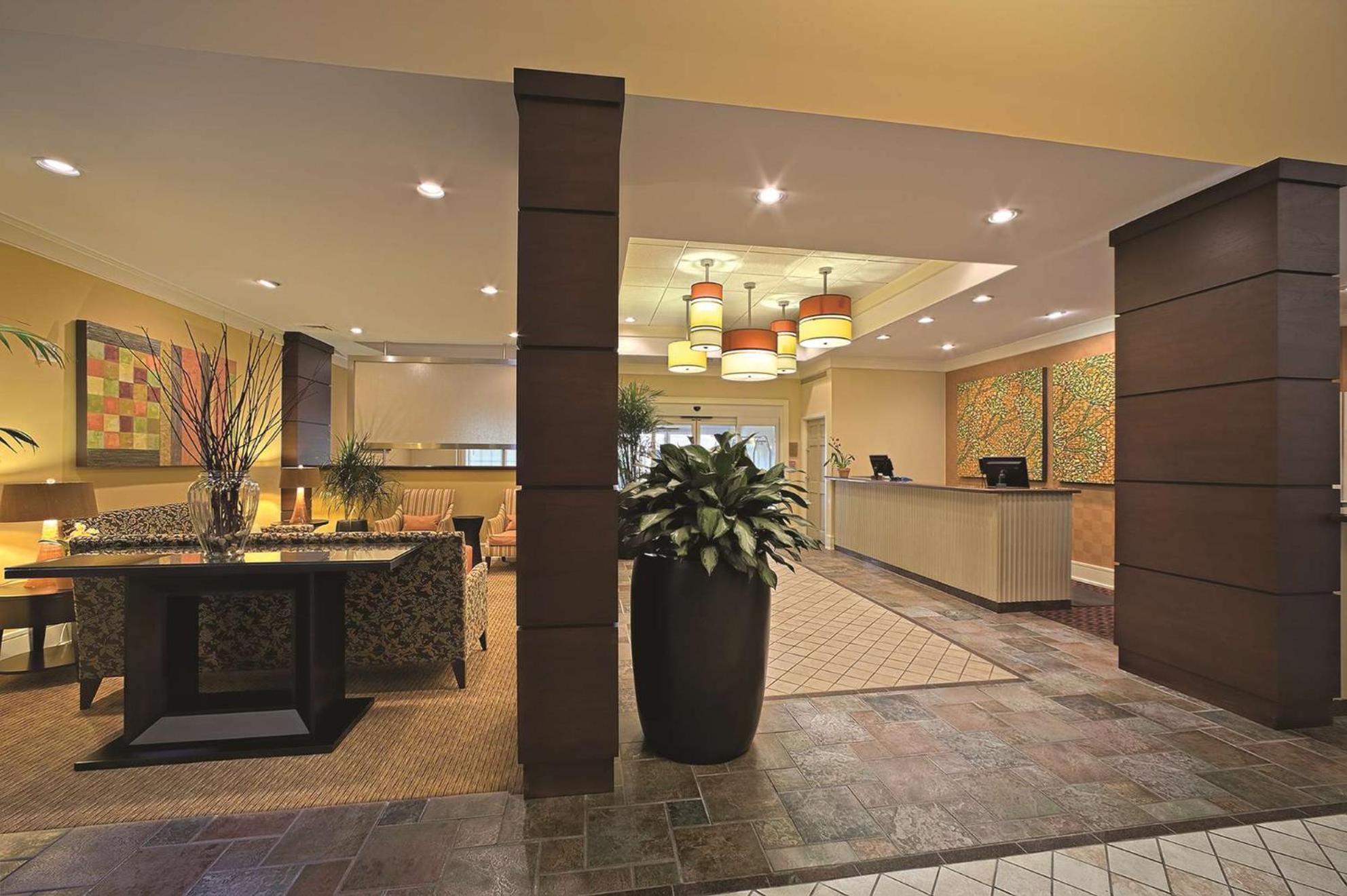 Doubletree Suites By Hilton At The Battery Atlanta Smyrna Exterior photo