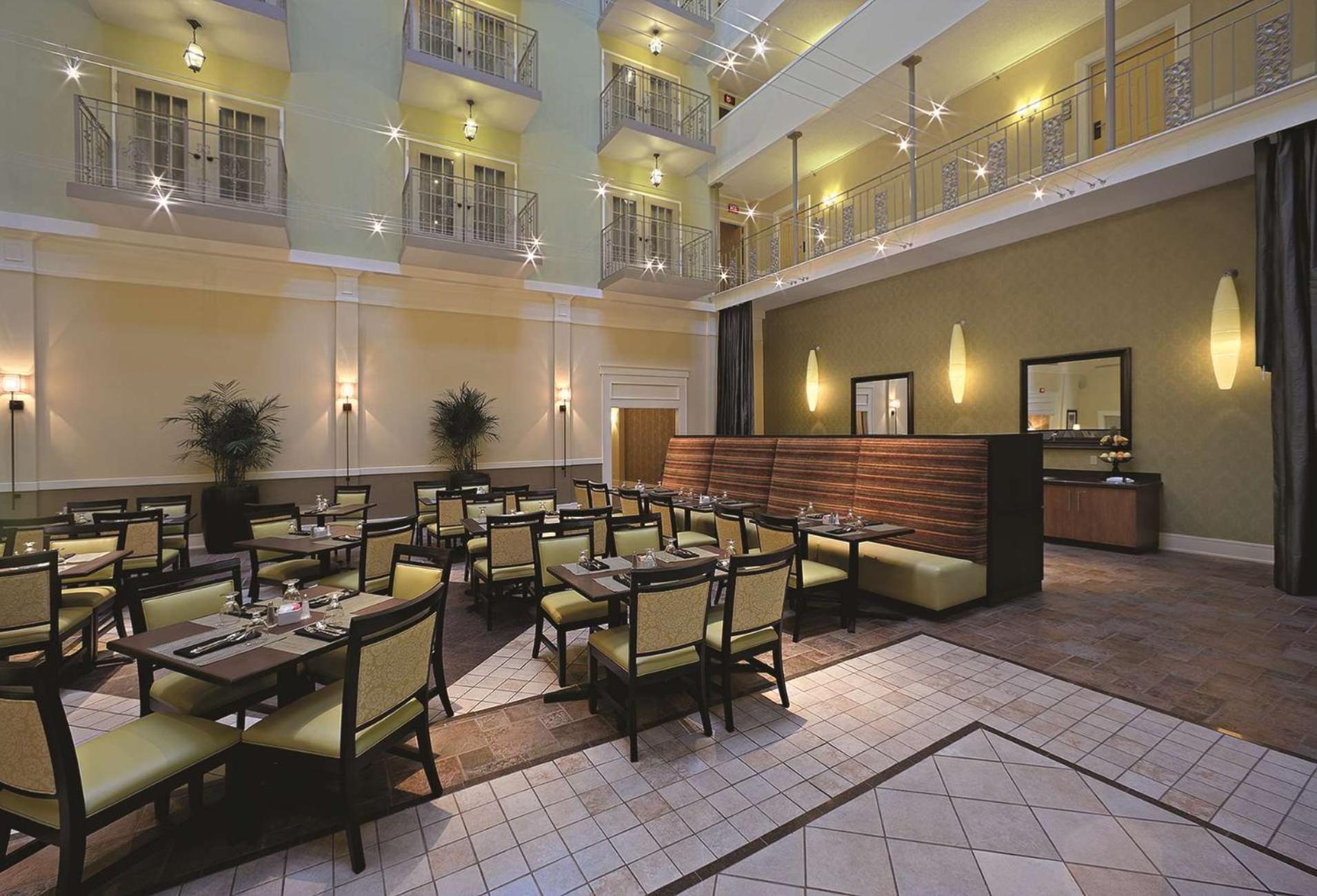 Doubletree Suites By Hilton At The Battery Atlanta Smyrna Exterior photo