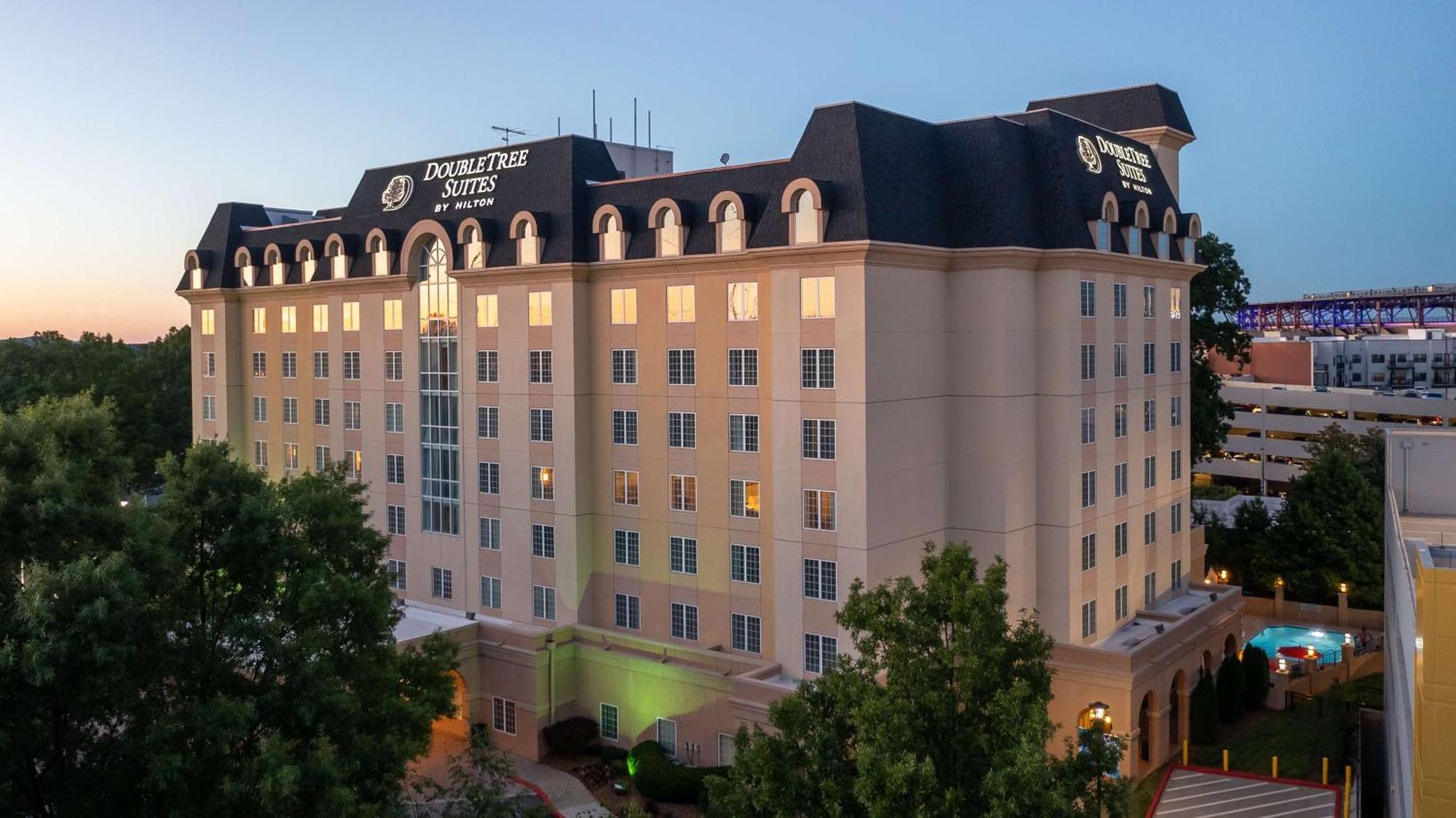 Doubletree Suites By Hilton At The Battery Atlanta Smyrna Exterior photo